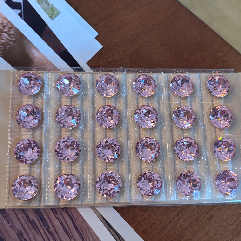 Vintage Swarovski Dentelles SS55 Light Rose – Gold Foil – Box of 24 1960’s 💕💕💕